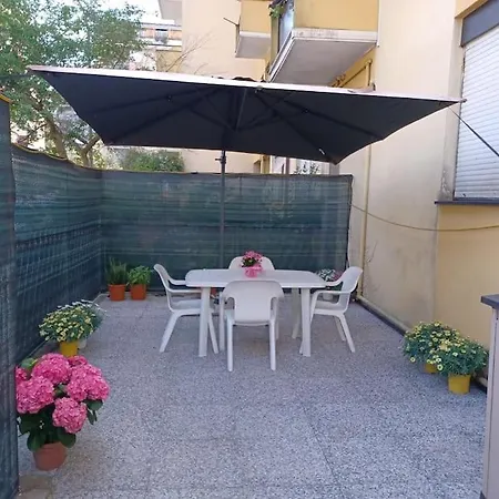 La Casa Di Lila - Con Giardino E Posto Auto Coperto Apartmán
